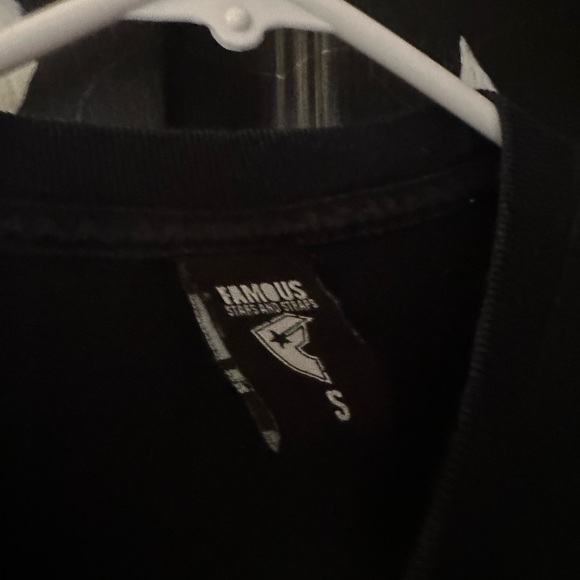 famous tee - Picture 4 of 5